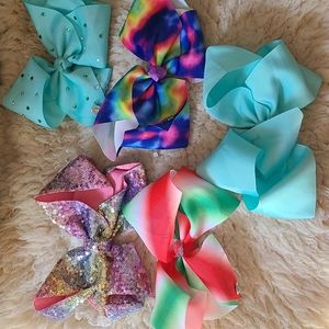 Jojo Siwa bows